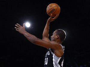 kaiyun-巴恩斯：首发开局表现迟缓要做得更出色 米奇已就此事批评了我们