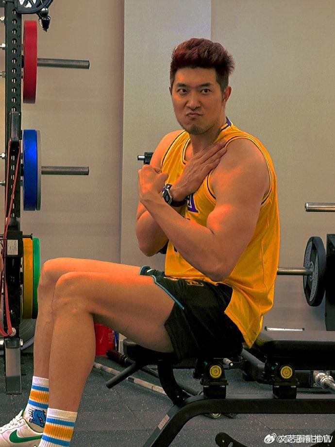 kaiyun-上赛季仅打8场赛季报销！吴冠希：手术很成功，感觉快要恢复100%